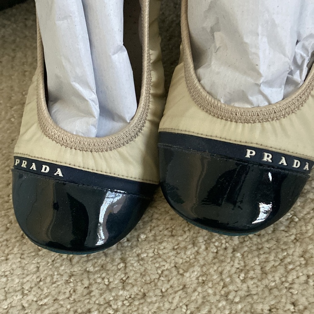 Prada flats - Picture 2 of 6